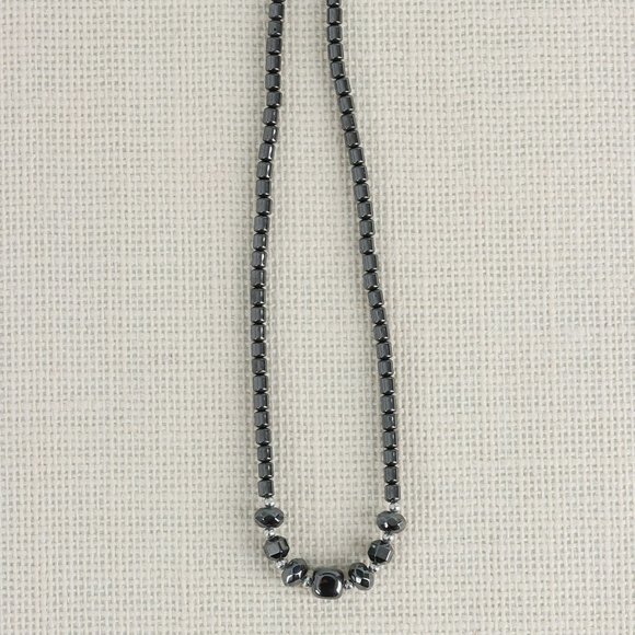 Women's Hematite Beaded Necklace 16 in - Picture 4 of 5